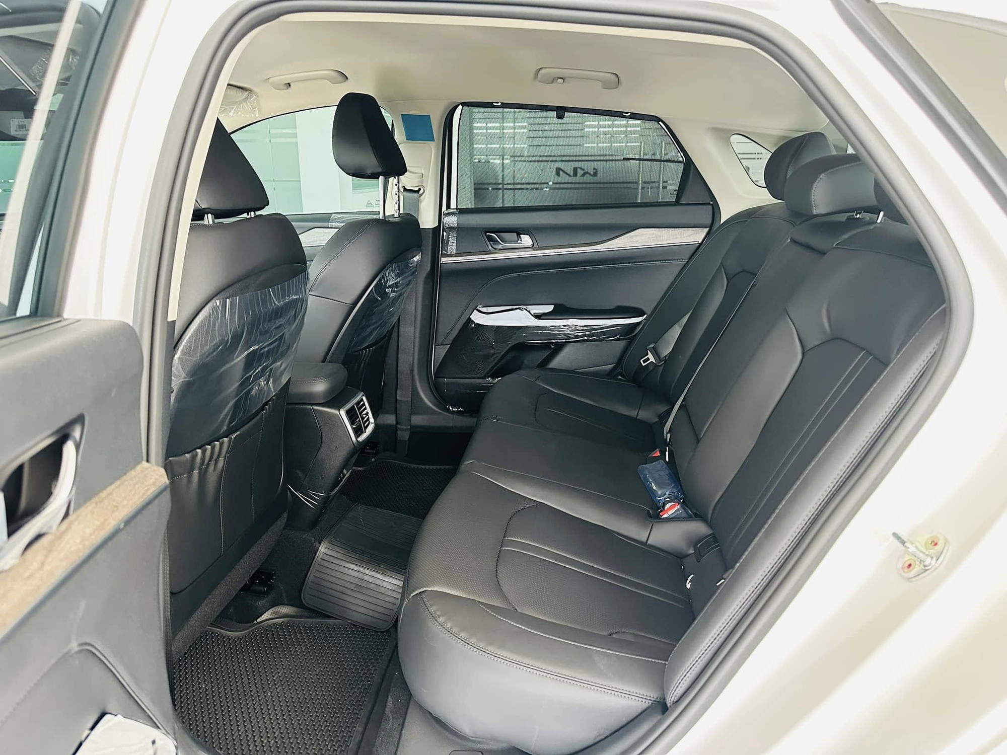 Kia K5 thanh lý còn từ 784 triệu tại đại lý, xe hạng D rẻ hơn cả Honda Civic hạng C bản tiêu chuẩn - Ảnh 5