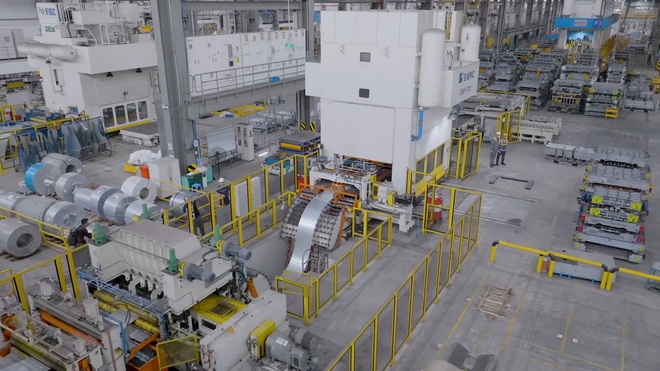 Hệ thống chưa từng thấy ở Việt Nam trong xưởng của VinFast: Tự làm ra một thứ không cần mua từ nước ngoài - Ảnh 5