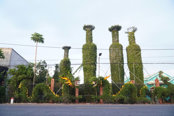 Biến cây thành những con thú khổng lồ, lão nông bỏ túi tiền tỷ - Ảnh 2