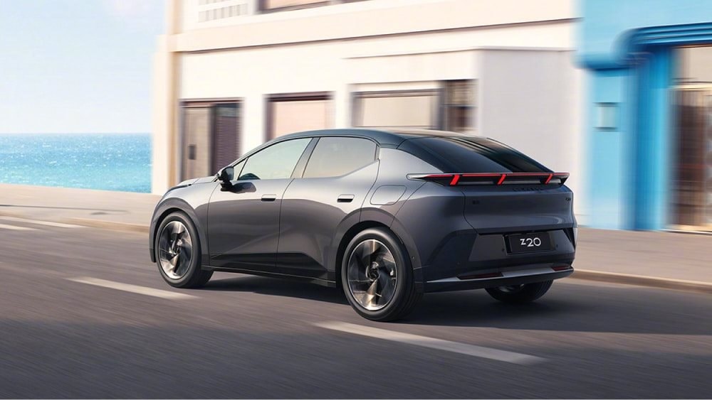 'Volvo Trung Quốc' tung mẫu xe đối thủ của Toyota Corolla Cross: Mạnh 335 mã lực, đi 530 km với một lần sạc đầy, quy đổi chỉ 483 triệu đồng - Ảnh 3