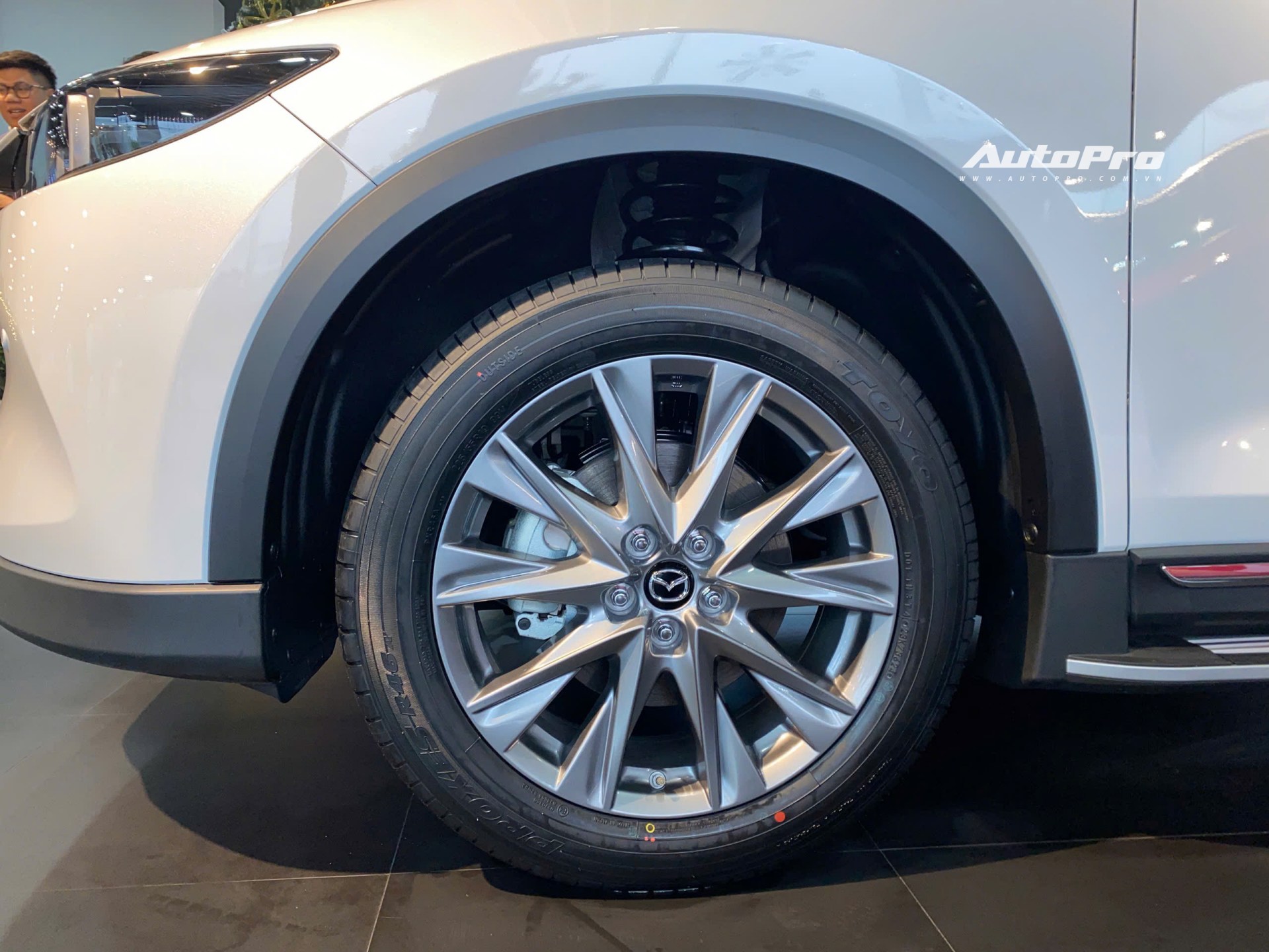 Ảnh thực tế Mazda CX-8 2024 giá cao nhất 1,149 tỷ tại đại lý: Thiết kế thay đổi, thêm tính năng công nghệ cạnh tranh Santa Fe - Ảnh 9