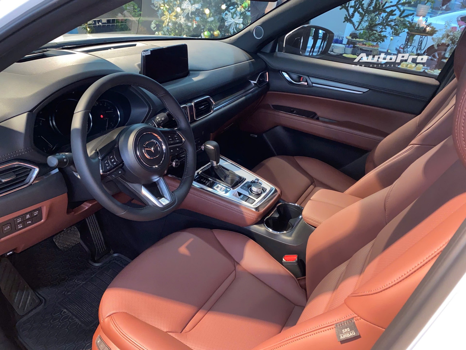 Ảnh thực tế Mazda CX-8 2024 giá cao nhất 1,149 tỷ tại đại lý: Thiết kế thay đổi, thêm tính năng công nghệ cạnh tranh Santa Fe - Ảnh 12
