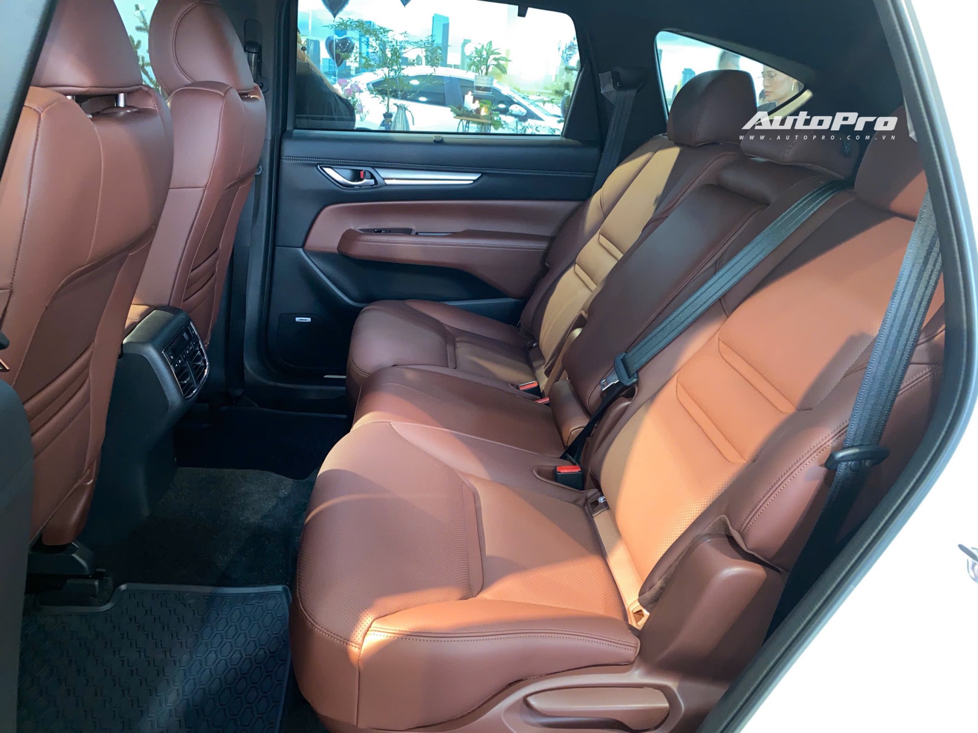 Ảnh thực tế Mazda CX-8 2024 giá cao nhất 1,149 tỷ tại đại lý: Thiết kế thay đổi, thêm tính năng công nghệ cạnh tranh Santa Fe - Ảnh 13