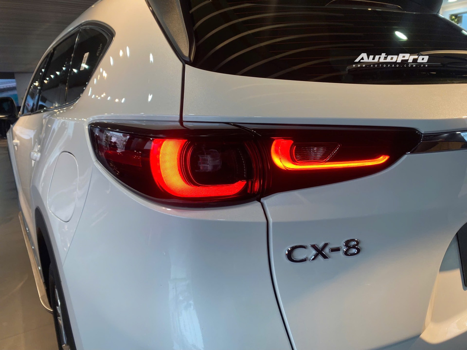 Ảnh thực tế Mazda CX-8 2024 giá cao nhất 1,149 tỷ tại đại lý: Thiết kế thay đổi, thêm tính năng công nghệ cạnh tranh Santa Fe - Ảnh 5