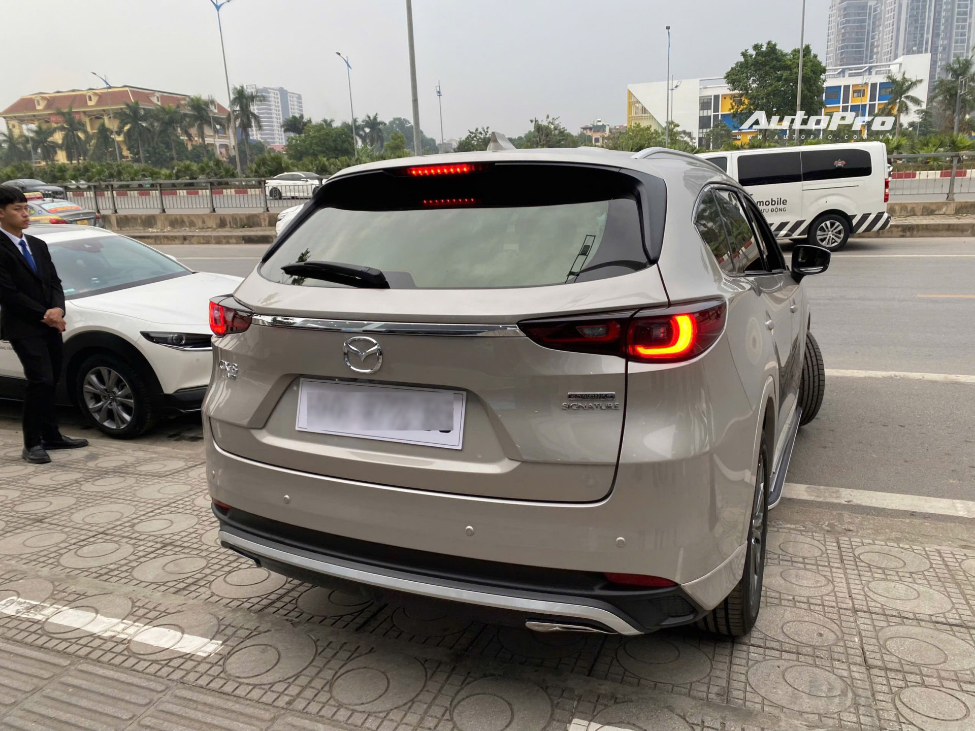 Ảnh thực tế Mazda CX-8 2024 giá cao nhất 1,149 tỷ tại đại lý: Thiết kế thay đổi, thêm tính năng công nghệ cạnh tranh Santa Fe - Ảnh 8