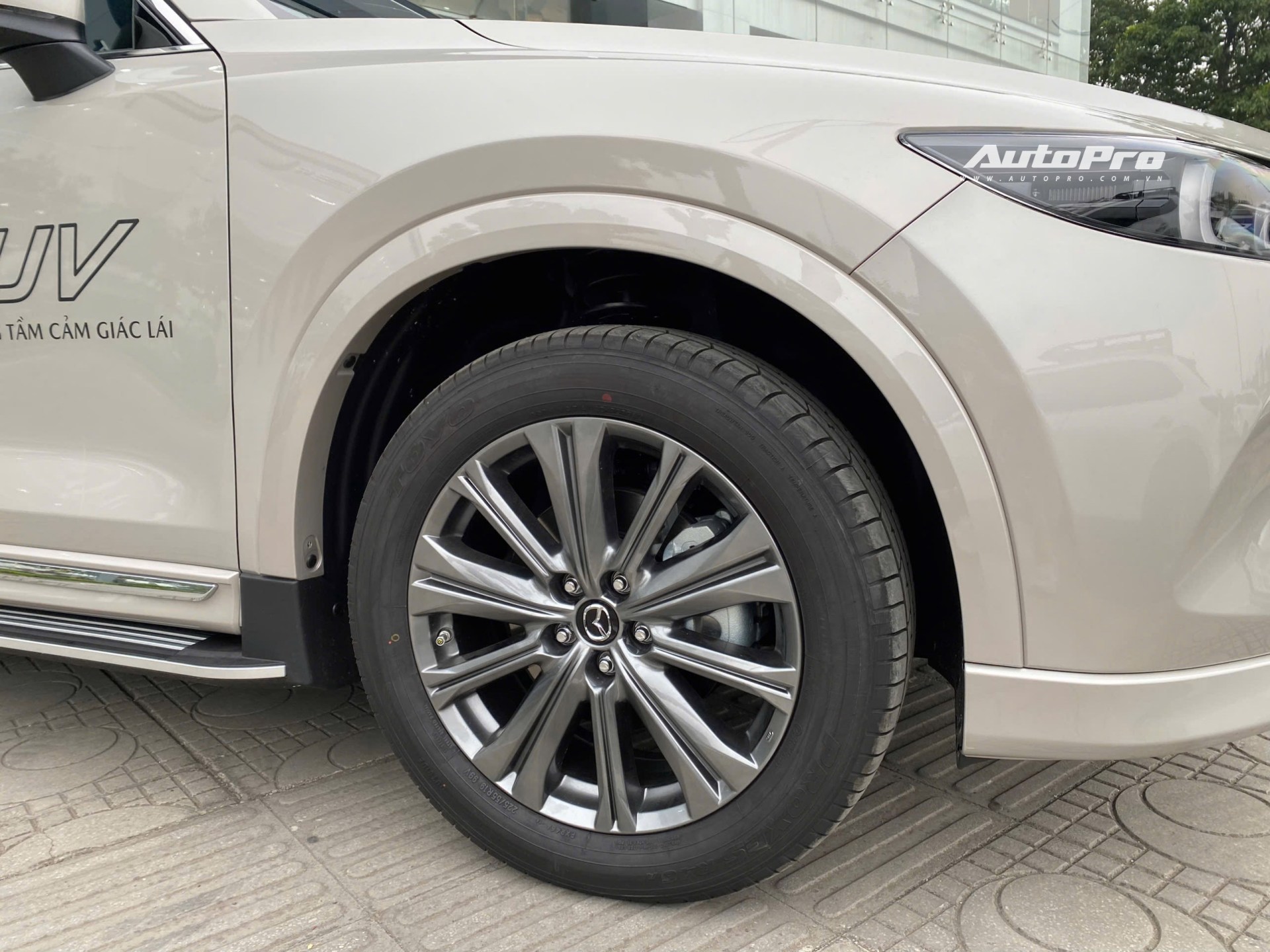 Ảnh thực tế Mazda CX-8 2024 giá cao nhất 1,149 tỷ tại đại lý: Thiết kế thay đổi, thêm tính năng công nghệ cạnh tranh Santa Fe - Ảnh 10