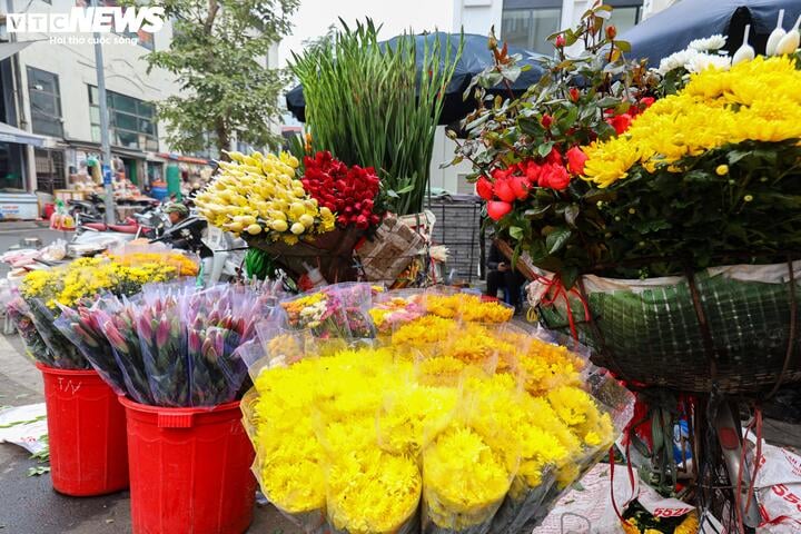 Thị trường mùng 1 cuối cùng của năm Giáp Thìn: Giá cau tăng gấp đôi - Ảnh 2