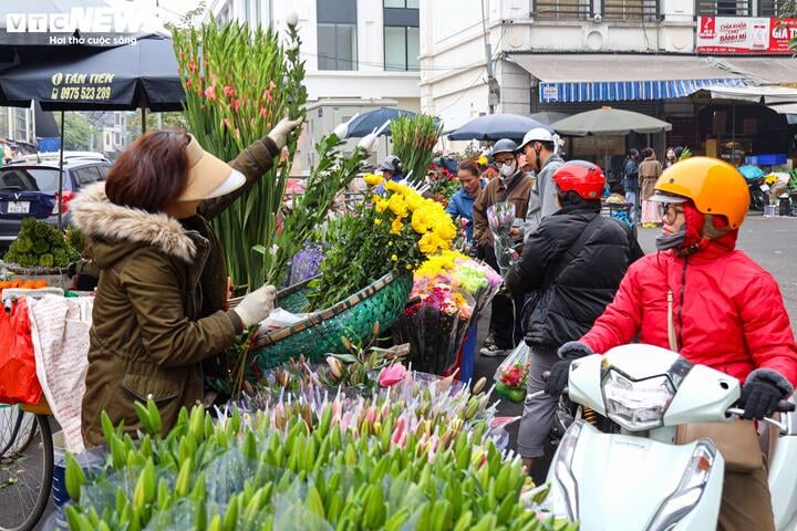 Thị trường mùng 1 cuối cùng của năm Giáp Thìn: Giá cau tăng gấp đôi - Ảnh 6