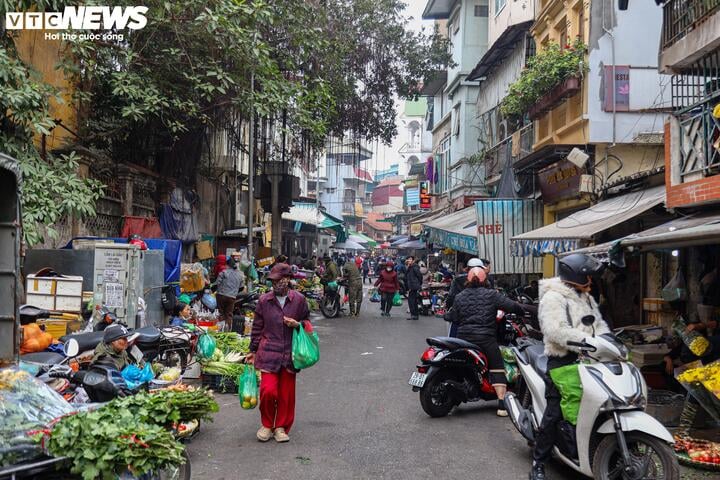 Thị trường mùng 1 cuối cùng của năm Giáp Thìn: Giá cau tăng gấp đôi - Ảnh 20