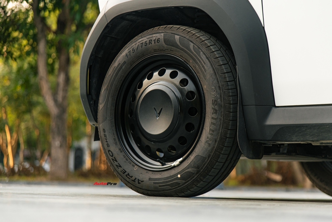 Mua VinFast VF 3 cho vợ nhưng thích quá lấy dùng ké, kỹ sư ô tô chia sẻ: ‘Thay đổi hẳn thói quen, nuôi rẻ như xe máy’ - Ảnh 16