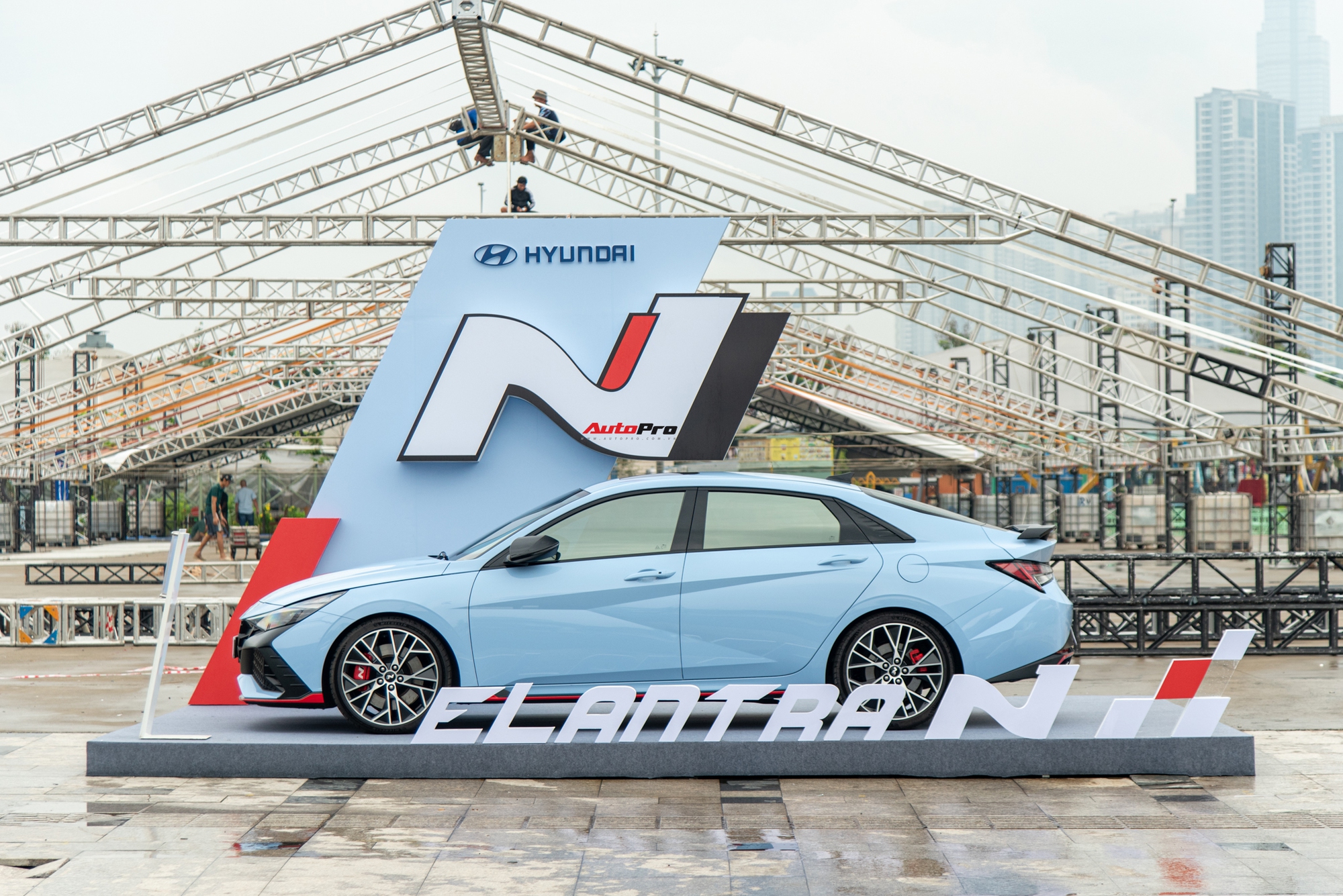 Cận cảnh Hyundai Ioniq 5 N độ drift vừa về Việt Nam: Gần 650 mã, thêm khung chống lật và phanh tay, giả lập sang số như xe xăng - Ảnh 17