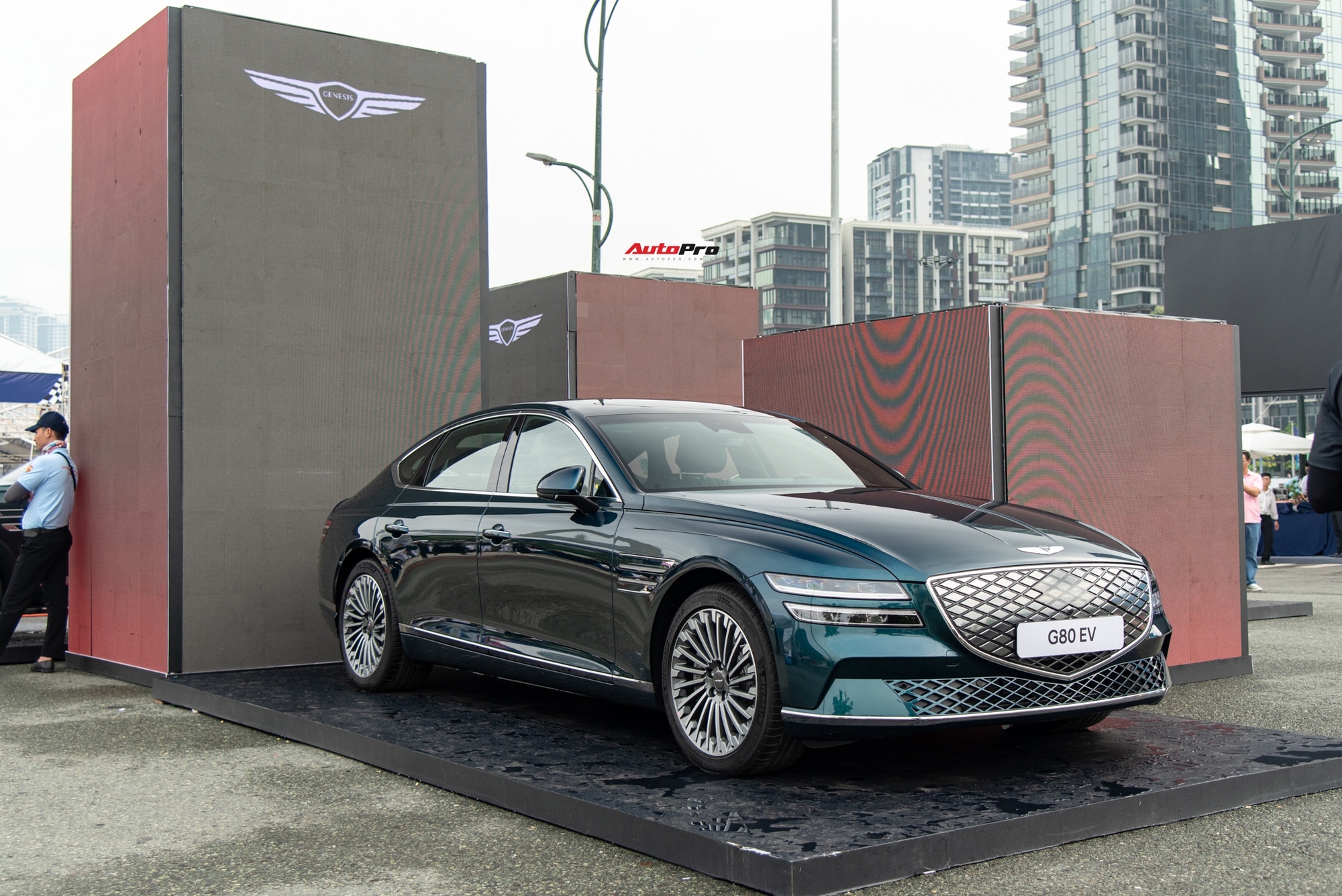 Cận cảnh Hyundai Ioniq 5 N độ drift vừa về Việt Nam: Gần 650 mã, thêm khung chống lật và phanh tay, giả lập sang số như xe xăng - Ảnh 15