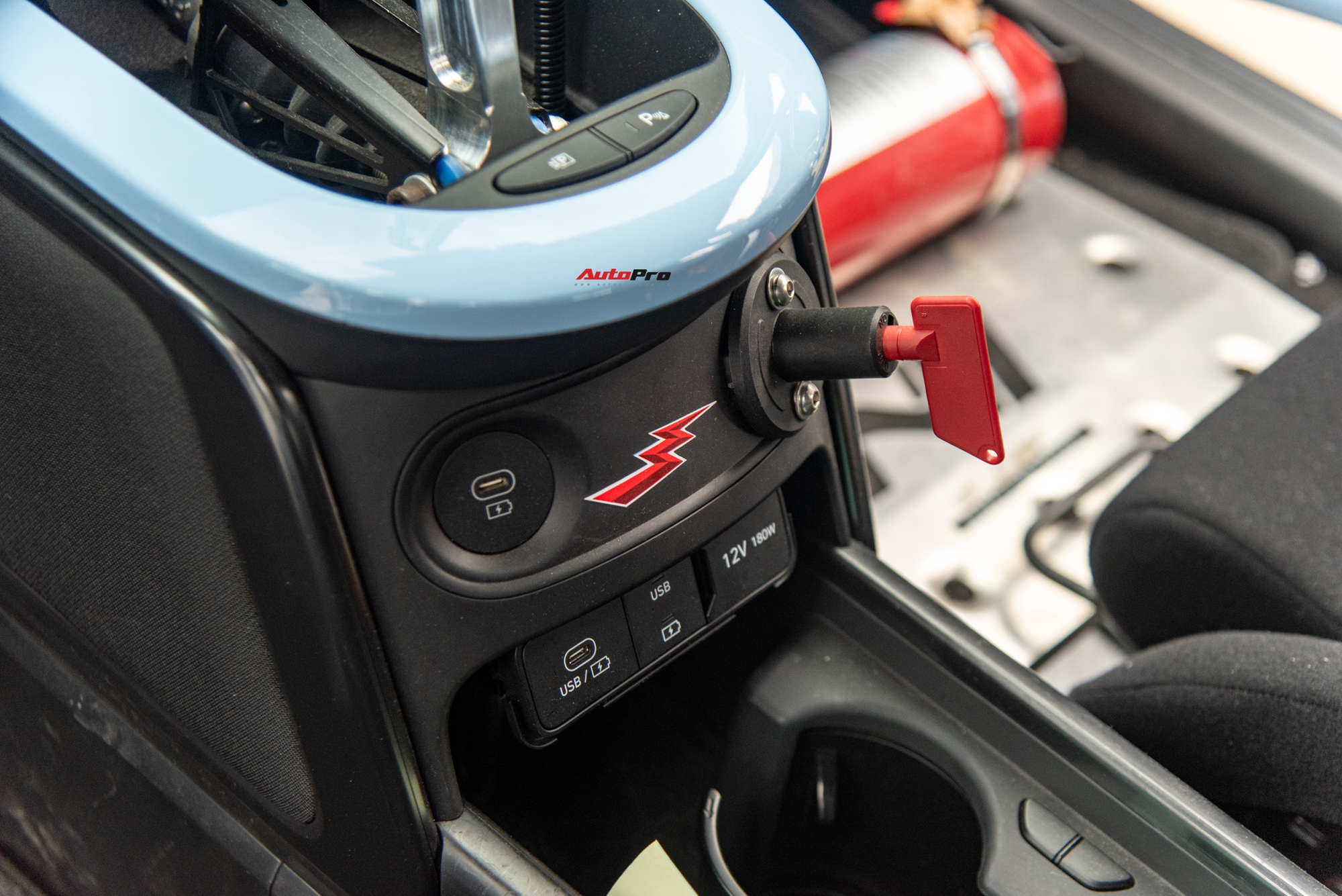 Cận cảnh Hyundai Ioniq 5 N độ drift vừa về Việt Nam: Gần 650 mã, thêm khung chống lật và phanh tay, giả lập sang số như xe xăng - Ảnh 10