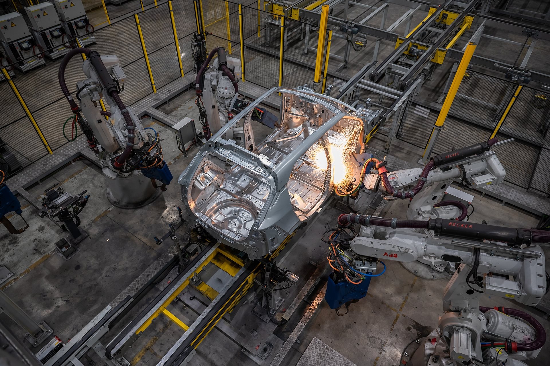 VinFast công bố tỷ lệ nội địa hoá xe điện đạt 60%, hướng tới hơn 80% năm 2026 - Ảnh 1