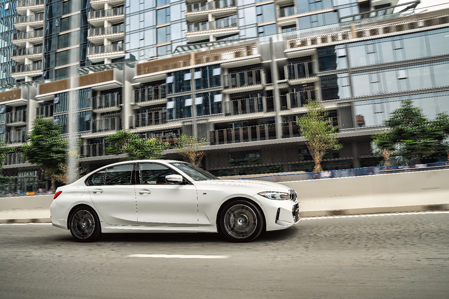 Khởi động mùa giáng sinh với ưu đãi lên đến hơn 300 triệu đồng từ BMW - Ảnh 1