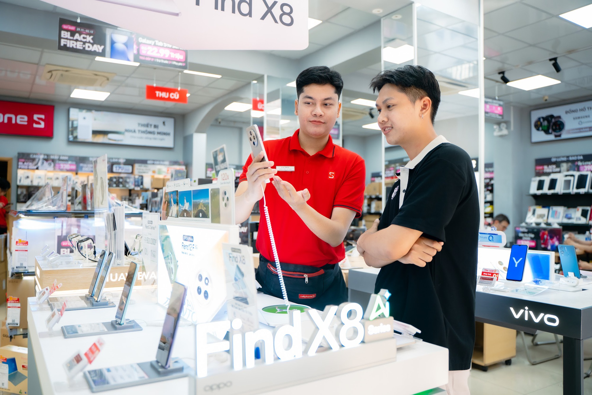 CellphoneS mở bán OPPO Find X8, trợ giá 2 triệu lên đời - Ảnh 1