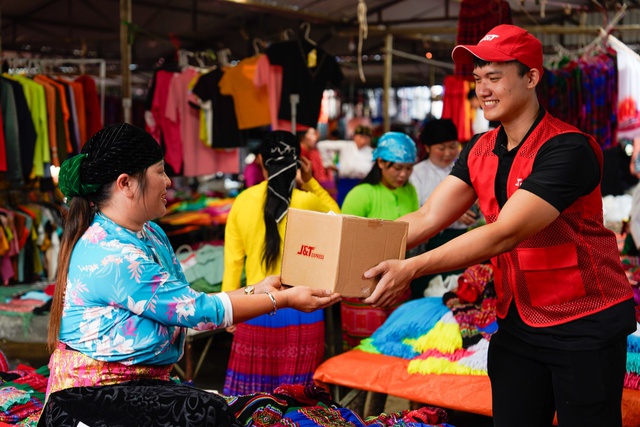 J&T Express tri ân khách hàng thân thiết dịp cuối năm - Ảnh 1