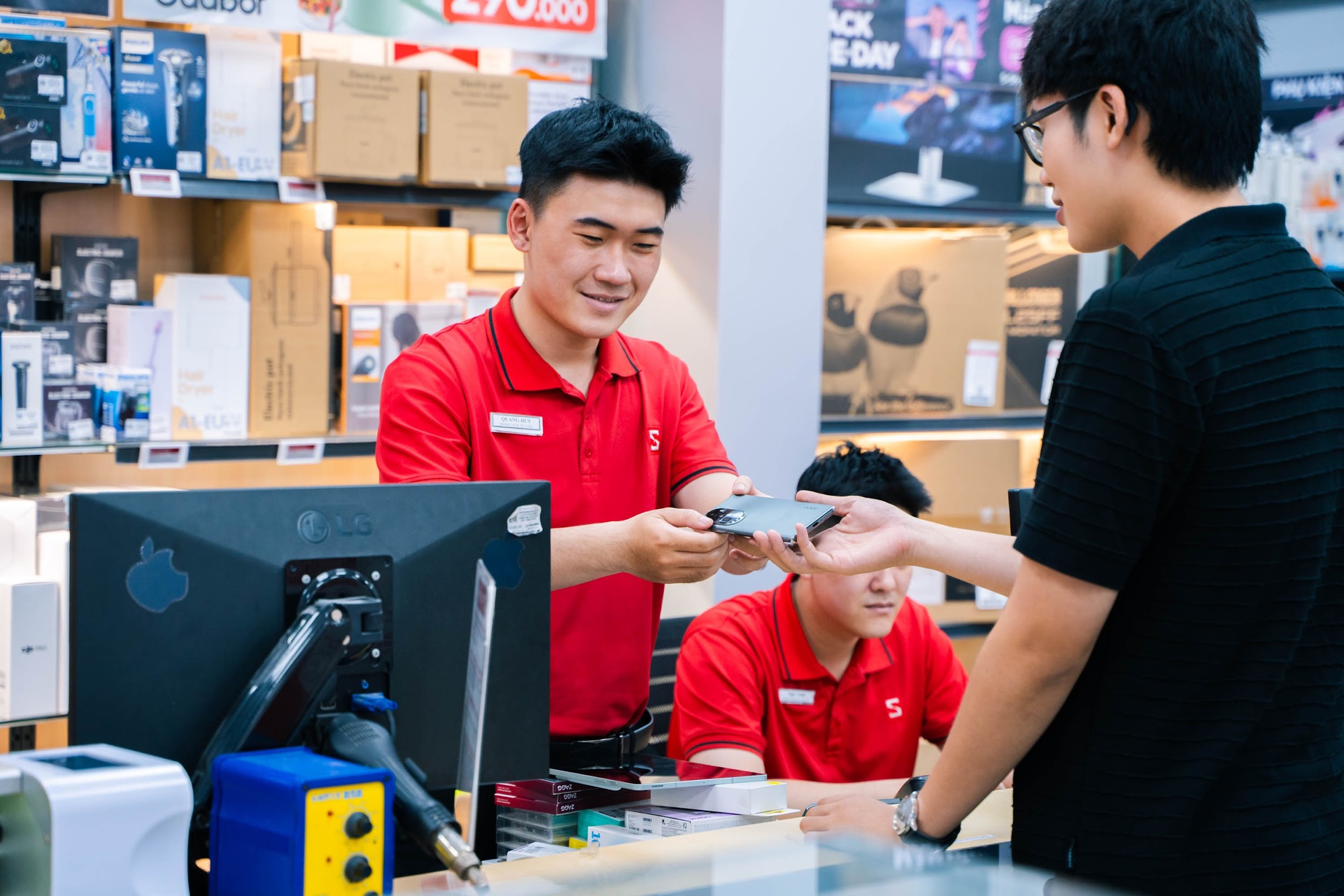 CellphoneS mở bán OPPO Find X8, trợ giá 2 triệu lên đời - Ảnh 2