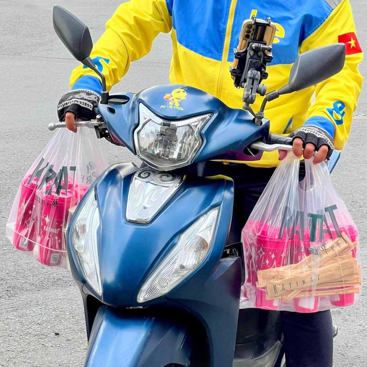 Một loạt thương hiệu ăn uống cực hot gần đây: Khách xếp hàng dài chờ mua nhưng lại gây tranh cãi? - Ảnh 15