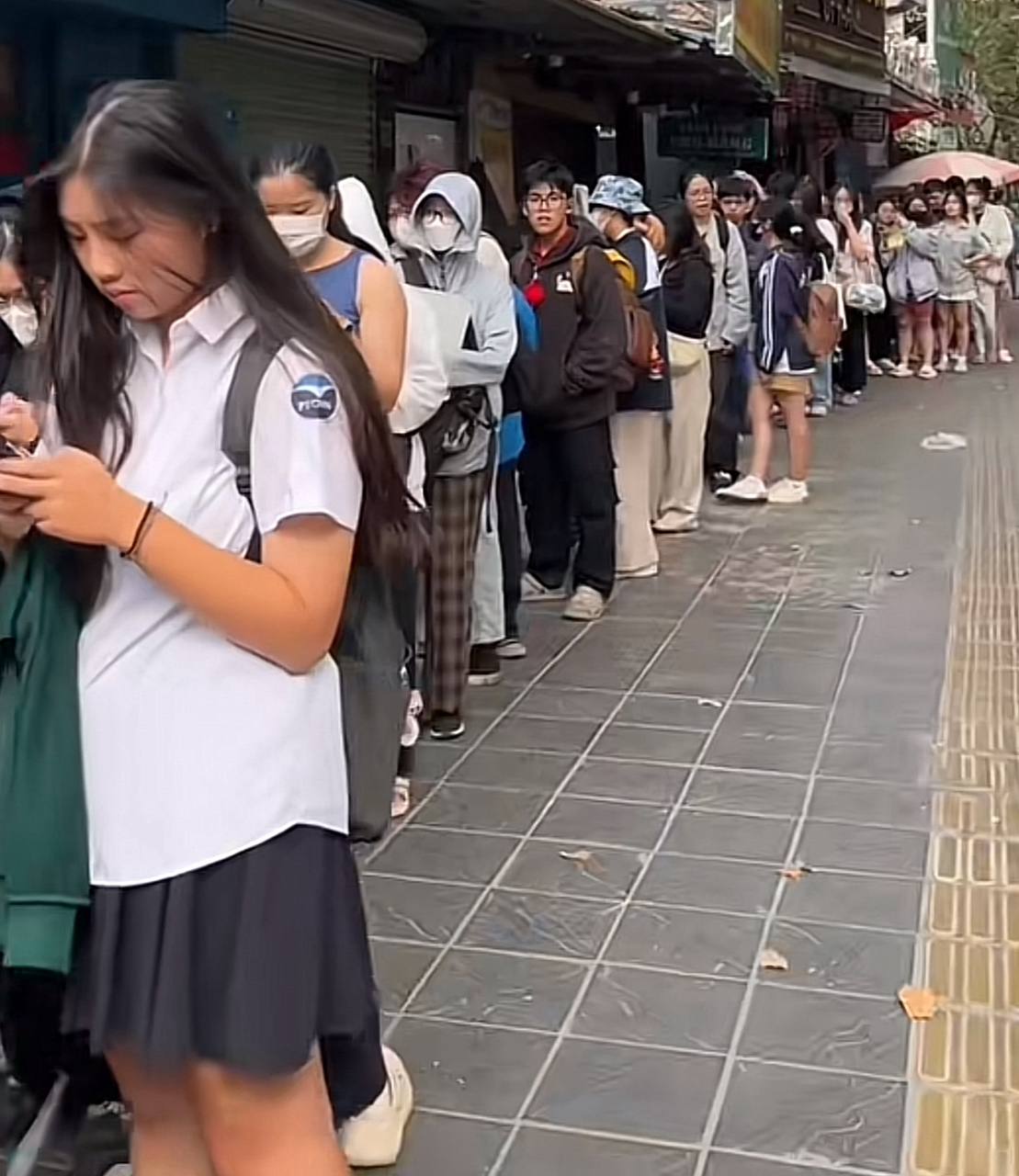 Một loạt thương hiệu ăn uống cực hot gần đây: Khách xếp hàng dài chờ mua nhưng lại gây tranh cãi? - Ảnh 10