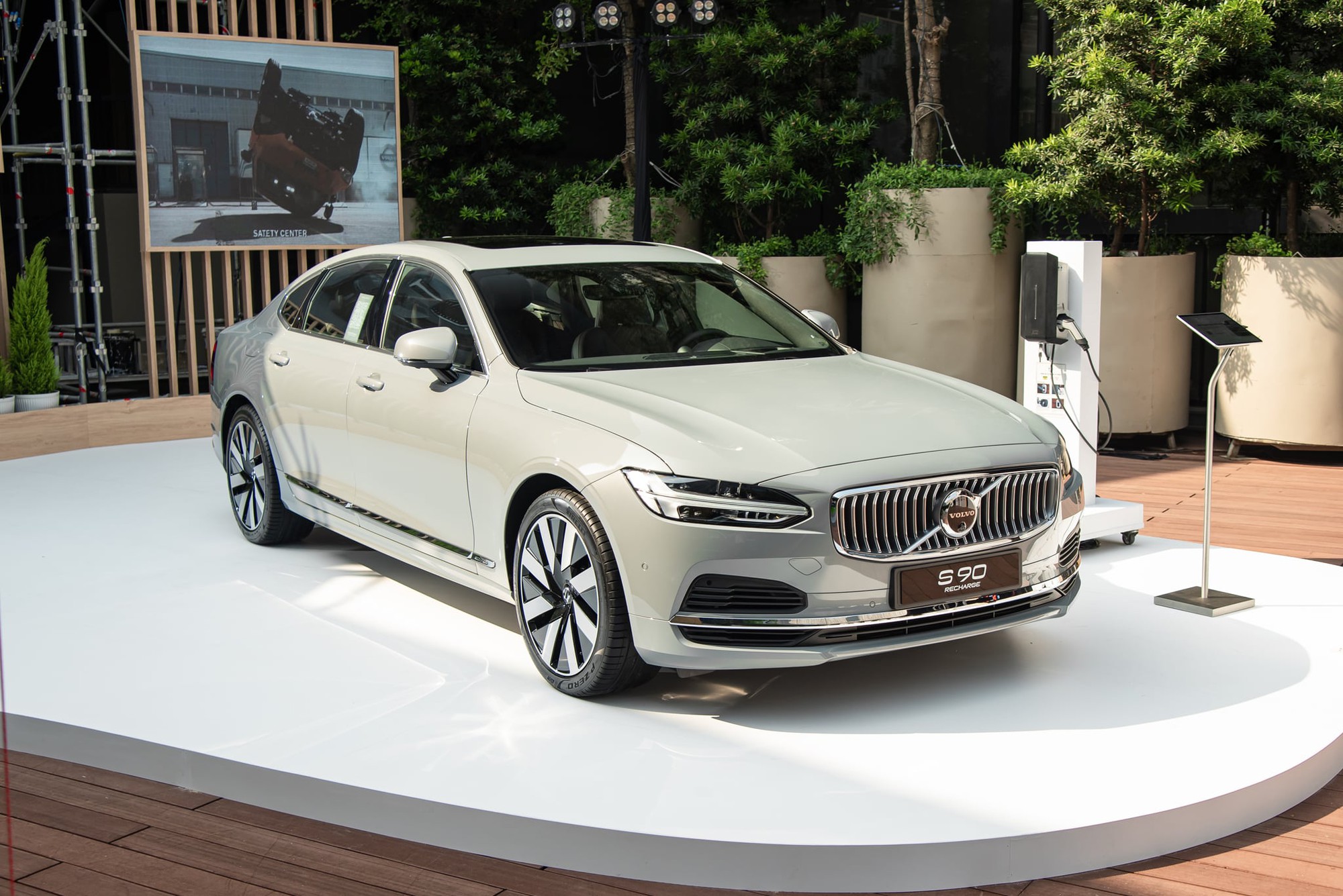 7 xe hybrid ra mắt Việt Nam 2024: 'Ăn xăng như ngửi' chỉ 1,4 lít/100km, nhiều nhất cũng chỉ 7,7 lít/100km - Ảnh 6