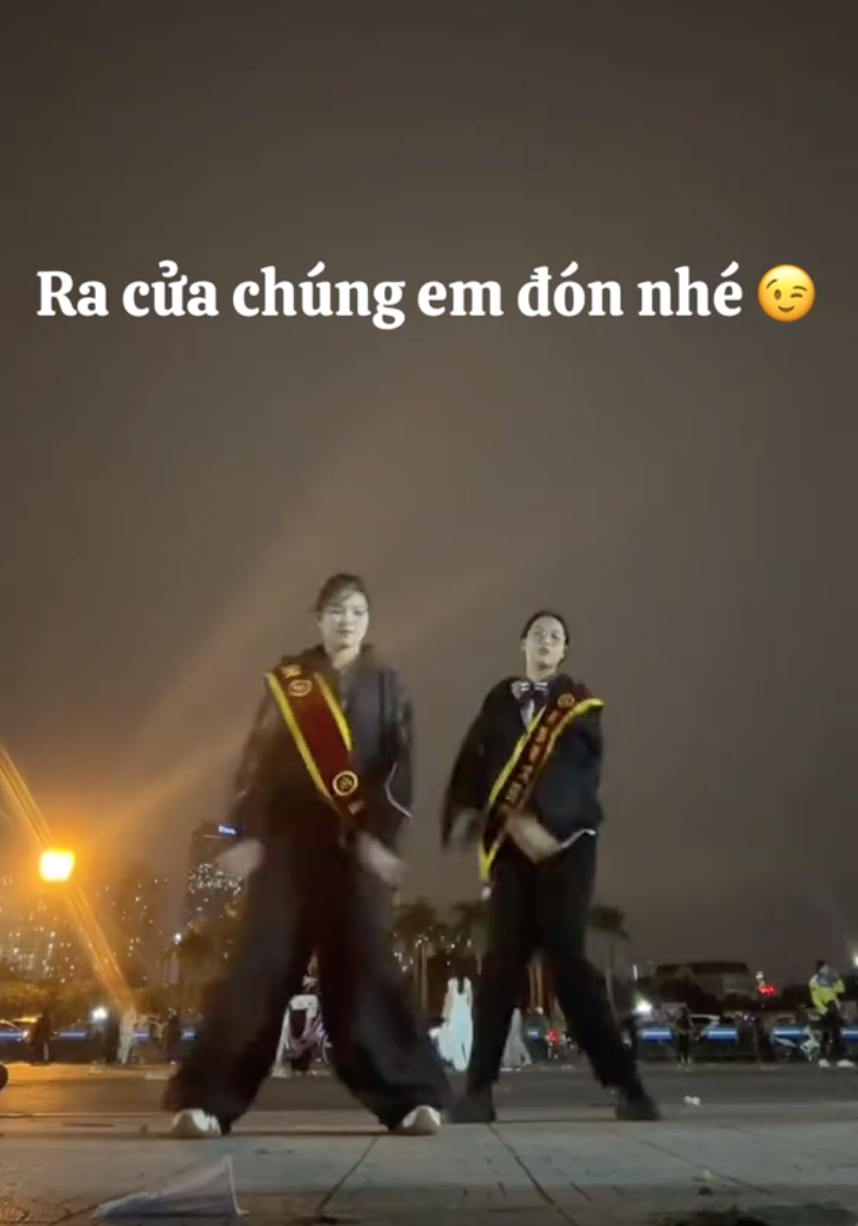 Haidilao đã làm gì trong đêm concert Anh Trai Say Hi ở Hà Nội? - Ảnh 6