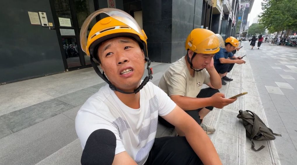 Một thời kiếm khá, giờ khổ hơn công nhân, tài xế giao đồ ăn cay đắng: "Họ muốn gì? - Muốn tôi chết sao?" - Ảnh 1