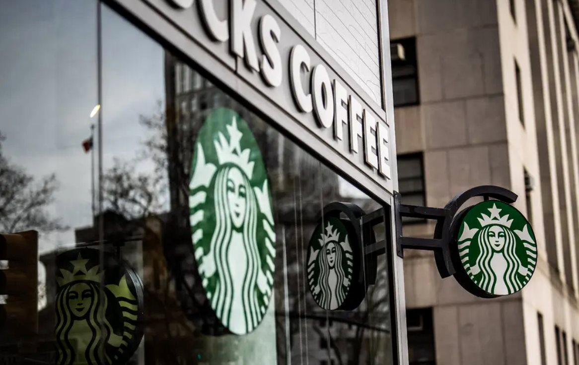 Nóng: Nhân viên Starbucks đình công, khoảng 500 cửa hàng sẽ bị liên luỵ - Ảnh 1