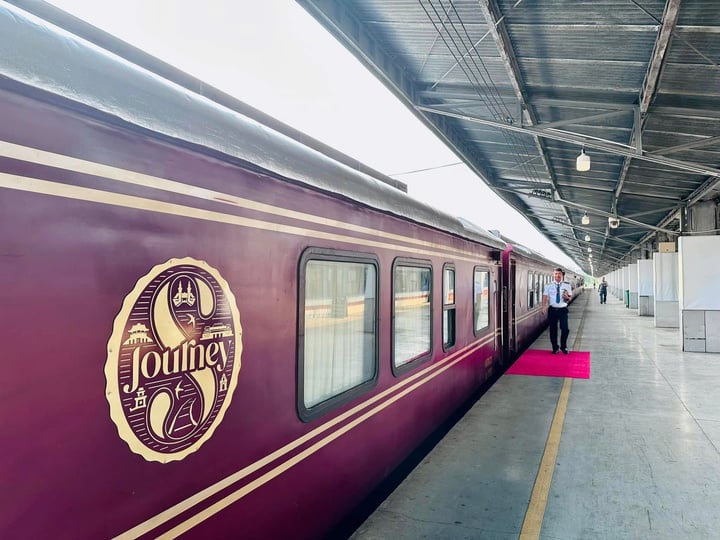 Có gì bên trong đoàn tàu xịn nhất Việt Nam, giá vé gần 200 triệu đồng? - Ảnh 1