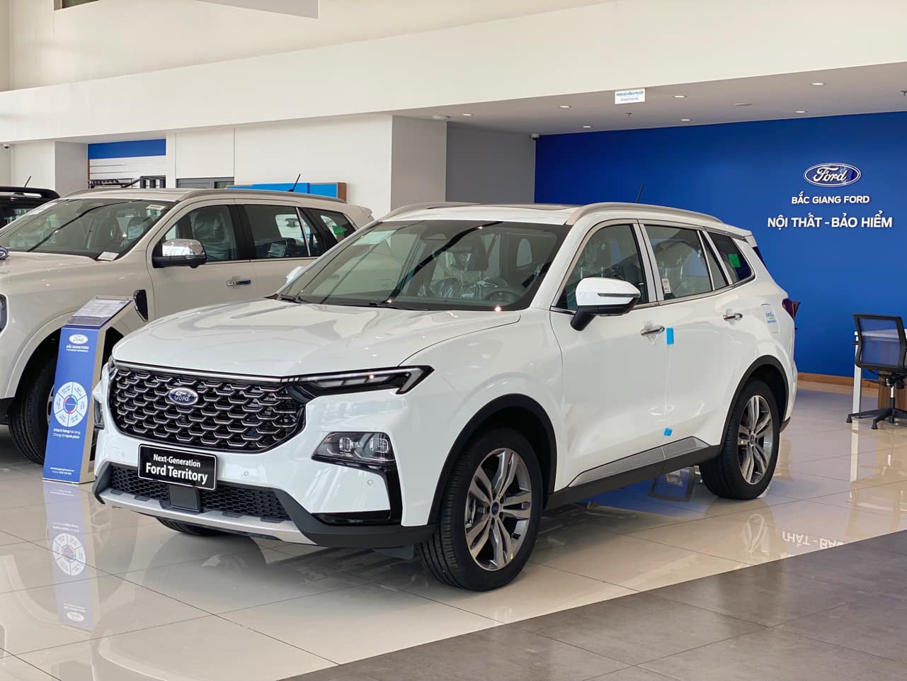 SUV hạng C đua giảm giá niêm yết: CX-5 còn 729 triệu rẻ nhất phân khúc, Territory liên tục dò đáy giá mới - Ảnh 2