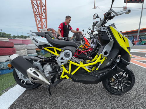 Gần đến Tết, xe máy rục rịch tăng giá - Ảnh 1