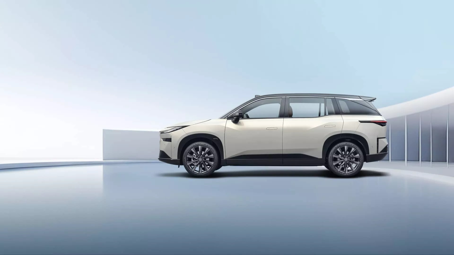 Toyota bZ3X ra mắt: Giá quy đổi chỉ từ 350 triệu đồng, chạy tới 620km/sạc, màn gần 15inch, camera, cảm biến 'dát' đầy quanh xe - Ảnh 5