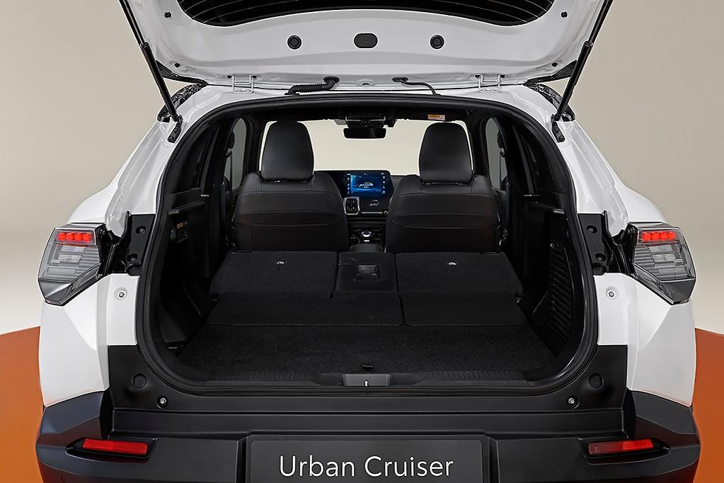 Toyota ra mắt tân binh SUV điện mới: chung hạng Mitsubishi Xforce, ngoại hình như song sinh với Suzuki - Ảnh 6