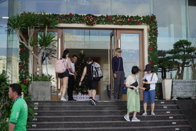 Khách sạn ven biển Đà Nẵng 'cháy' phòng nhanh không tưởng - Ảnh 1