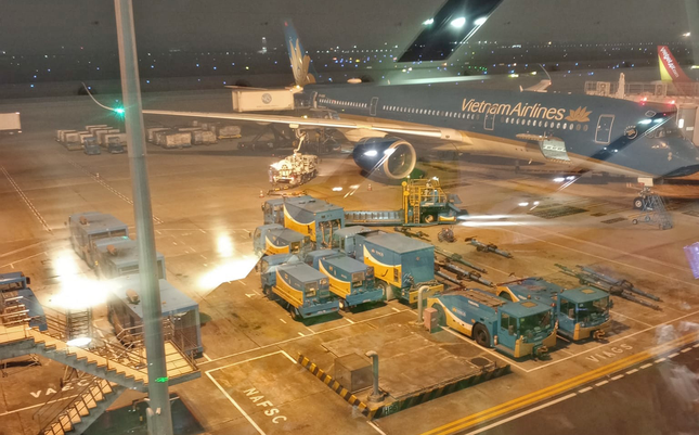 Vé máy bay Tết đang 'cháy khét', vì sao có lượng lớn bán rẻ như cho? - Ảnh 4