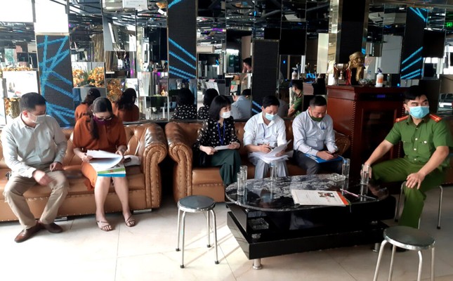 Hà Nội chỉ có gần 80 cơ sở karaoke đủ điều kiện hoạt động - Ảnh 1