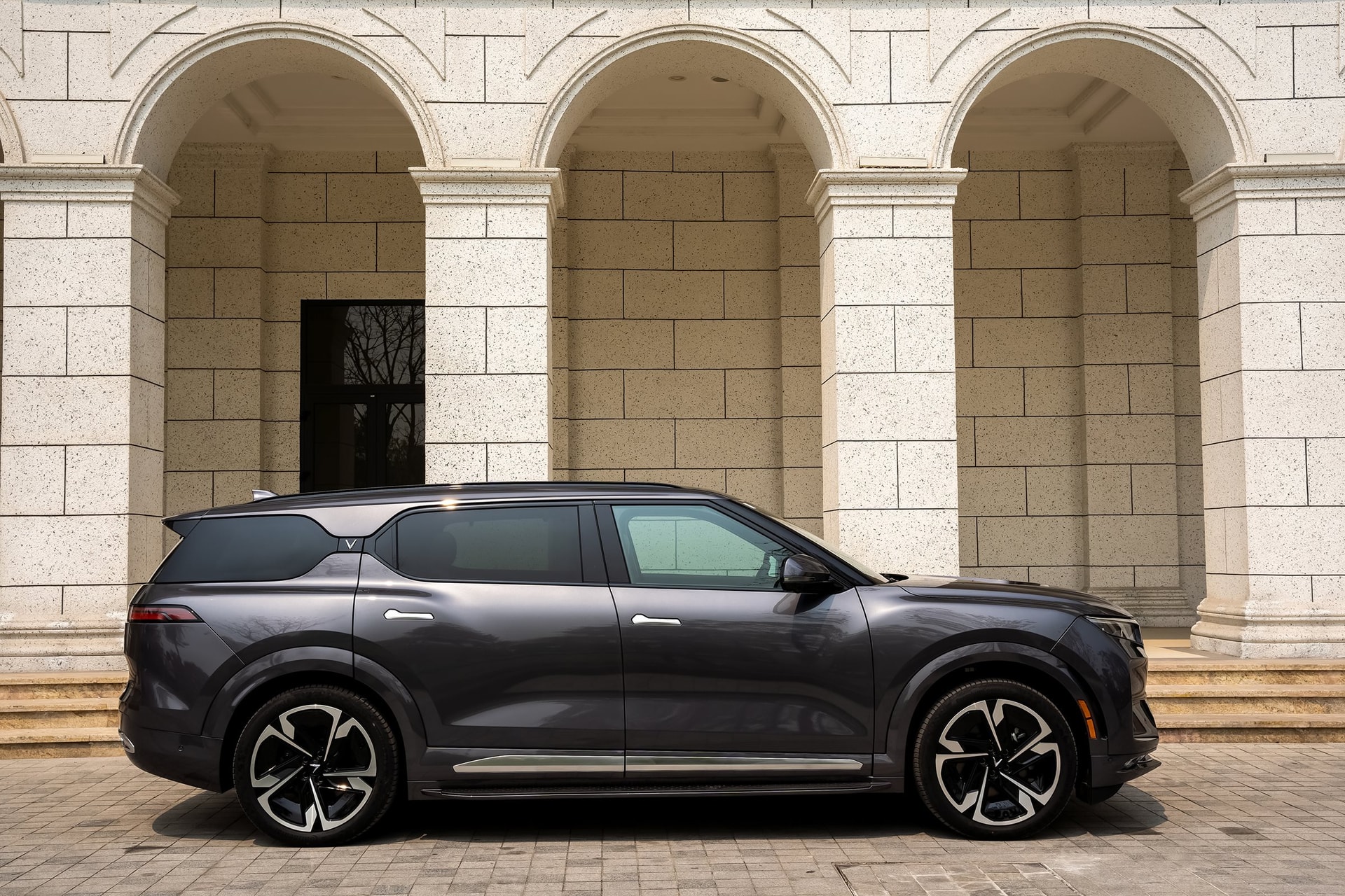 Sếp lớn VPBank, Techcombank, SSI … đồng loạt lựa chọn VinFast VF 9 - Ảnh 3