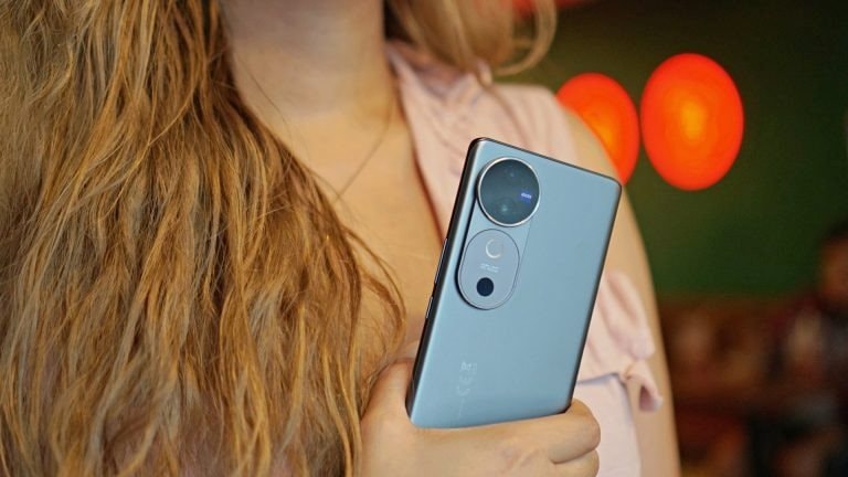 Smartphone 5G, camera Zeiss giá 13 triệu từ vivo - Ảnh 1