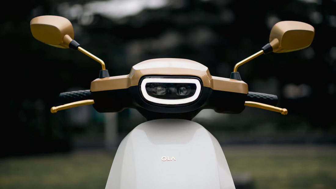 Ngắm chiếc xe tay ga được dát vàng thật 24k, có tiền cũng khó mua được - Ảnh 2