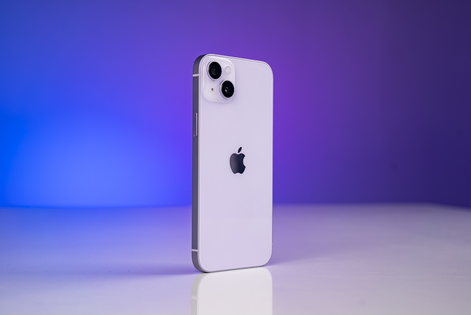 Bảng giá iPhone gây choáng: iPhone 16 và các dòng iPhone cũ giảm giá còn 9,9 triệu đồng - Ảnh 2