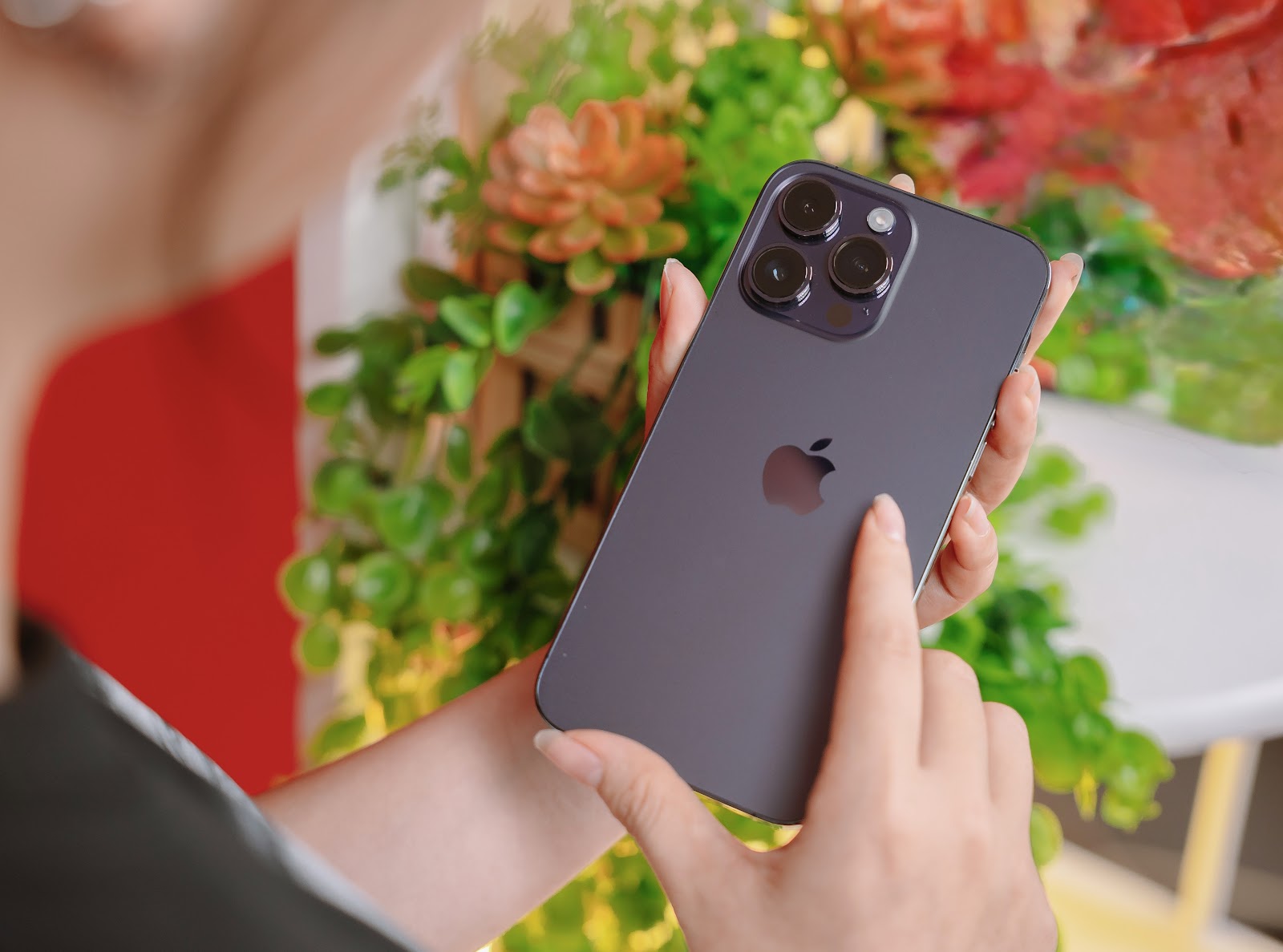 Bảng giá iPhone gây choáng: iPhone 16 và các dòng iPhone cũ giảm giá còn 9,9 triệu đồng - Ảnh 3