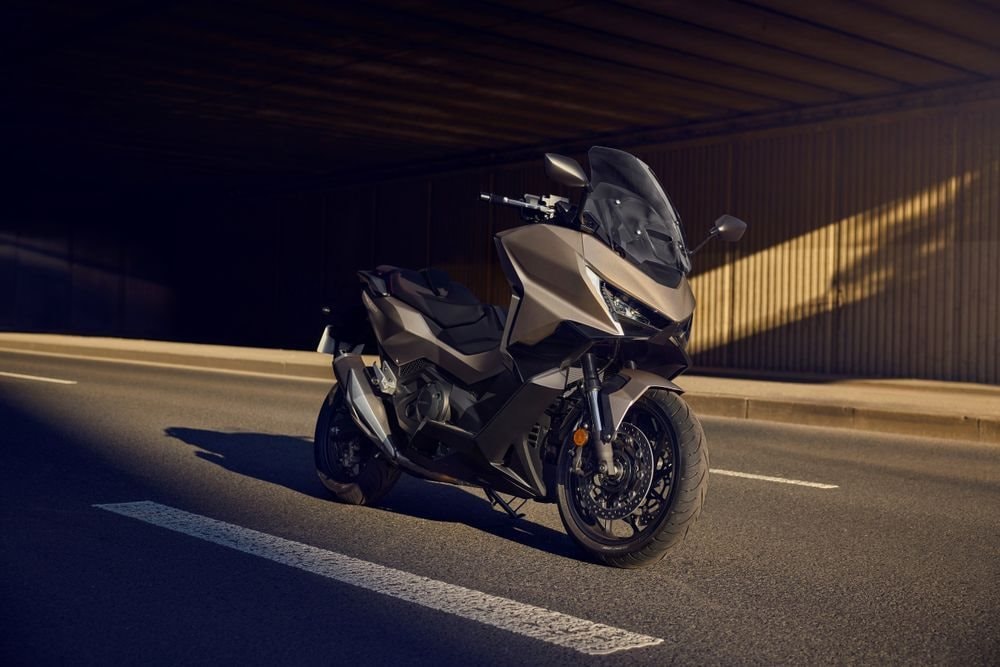 "Vua xe ga" mạnh hơn Honda SH ra mắt trong tháng 3/2025: Thiết kế ấn tượng ăn đứt Air Blade, có ABS 2 kênh, giá hấp dẫn - Ảnh 7