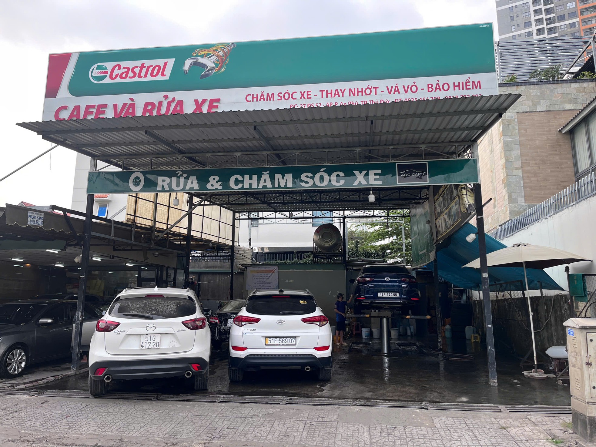 Nghề 'hốt bạc' dịp Tết, thợ làm không ngơi tay - Ảnh 1