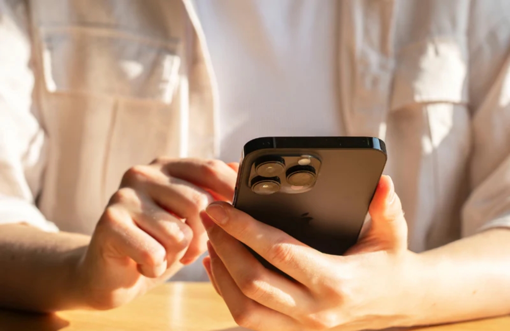 Apple lần đầu bán iPhone 15 Pro với giá thấp hơn - Ảnh 1