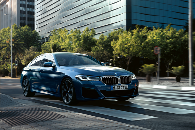 Cơ hội du lịch châu Âu khi mua xe BMW trong năm mới Ất Tỵ - Ảnh 2