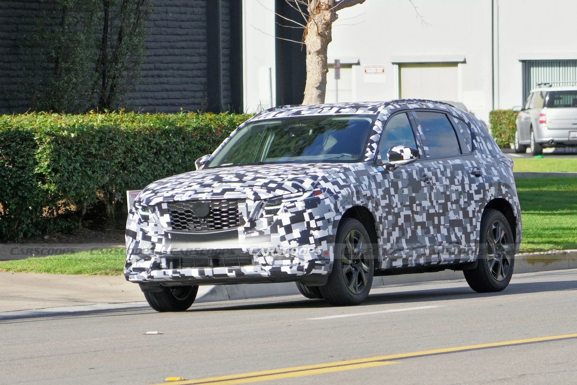 Đây sẽ là động cơ Mazda CX-5 siêu tiết kiệm xăng sắp ra mắt: 4 xi-lanh, có mô-tơ điện, cạnh tranh CR-V HEV - Ảnh 2