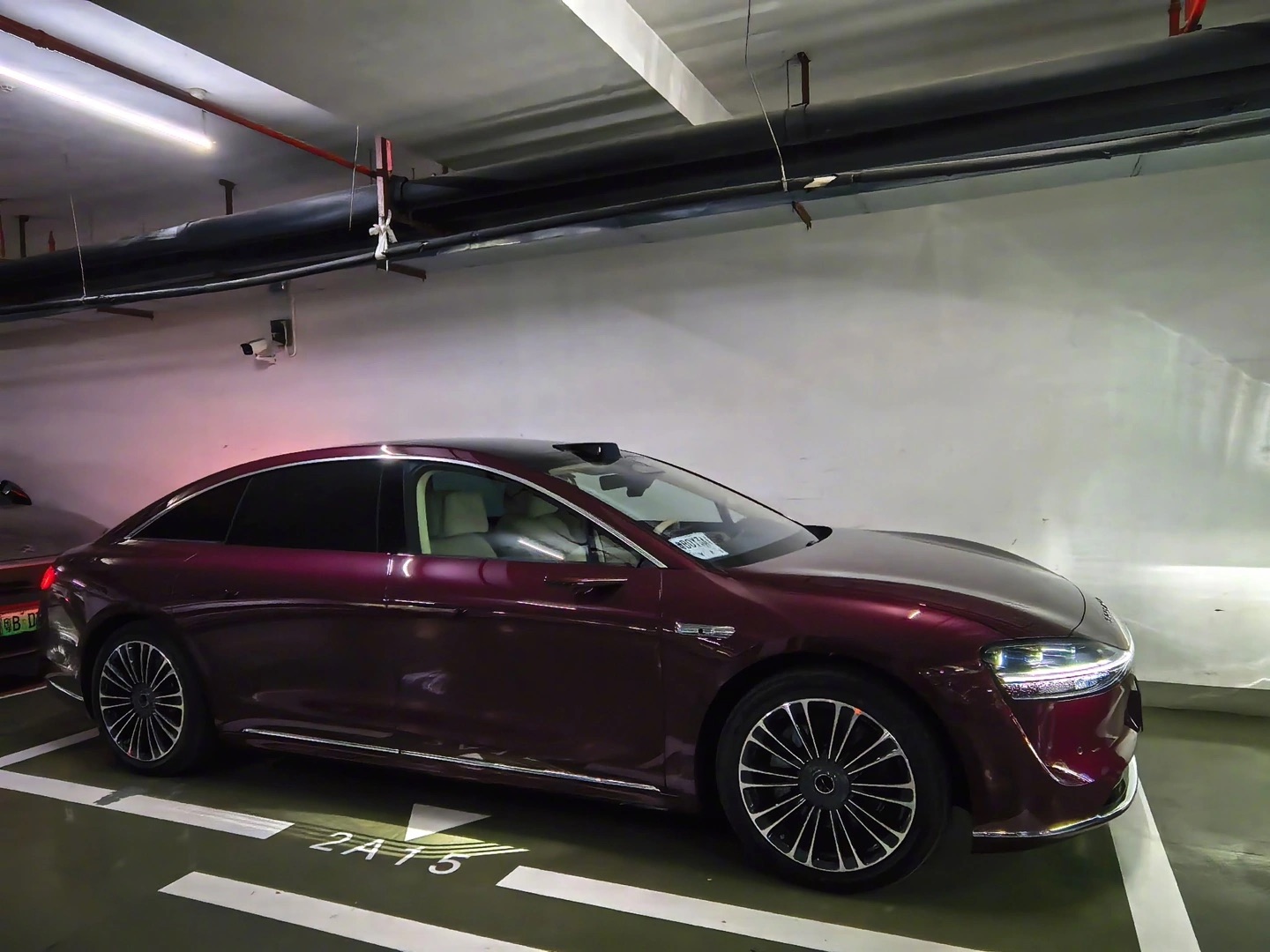 Con hát mẹ khen hay: CEO Huawei mua xe do chính mình sản xuất, khen "mượt mà như lụa", "khoang lái chuẩn 5 sao" - Ảnh 3