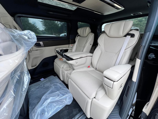 Xe Toyota nhập khẩu tăng giá: Alphard tăng tới 149 triệu, Innova Cross không còn rẻ hơn Custin, Corolla Cross sơn đỏ thành màu đặc biệt - Ảnh 4