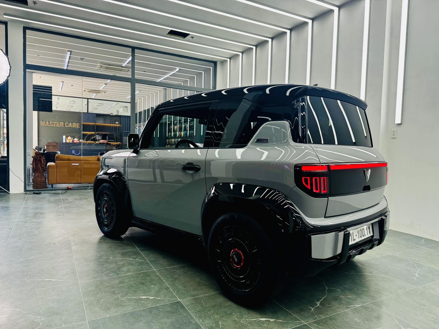 Xe VinFast VF3 đắt đỏ bậc nhất Việt Nam, giá mua hơn 300 triệu nhưng tiền độ 750 triệu đồng - Ảnh 2