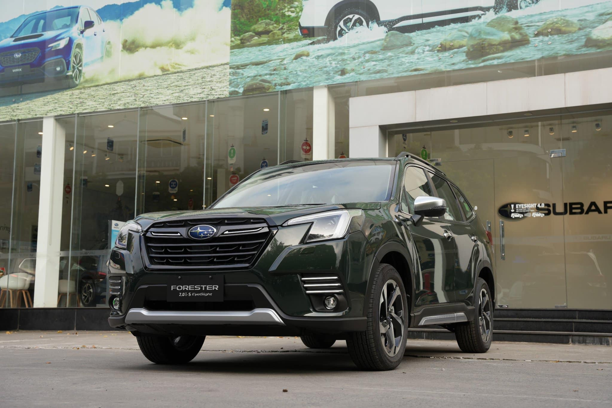 Subaru Forester 'dò đáy' giá mới đầu năm 2025: Thực tế còn từ 819 triệu đồng, thêm cạnh tranh CX-5, Tucson - Ảnh 1